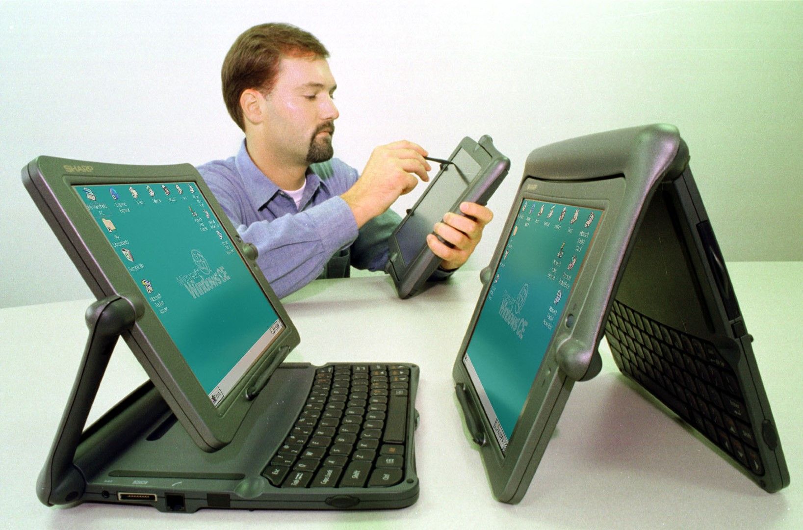 The Sharp Mobilion TriPad, a two-in-one “Handheld PC Pro” powered by the Windows CE. The computer was also sold as the Vadem Clio.